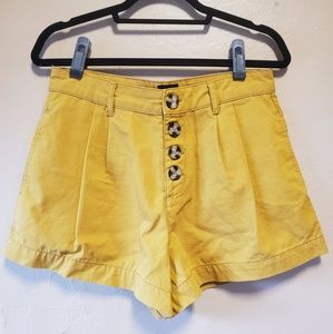 Wide leg / high waisted walking shorts